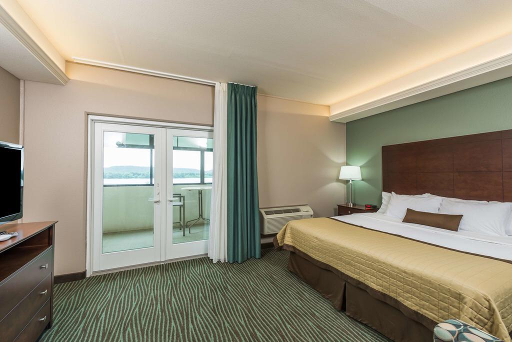 Hotel Baymont By Wyndham Bellevue Esterno foto