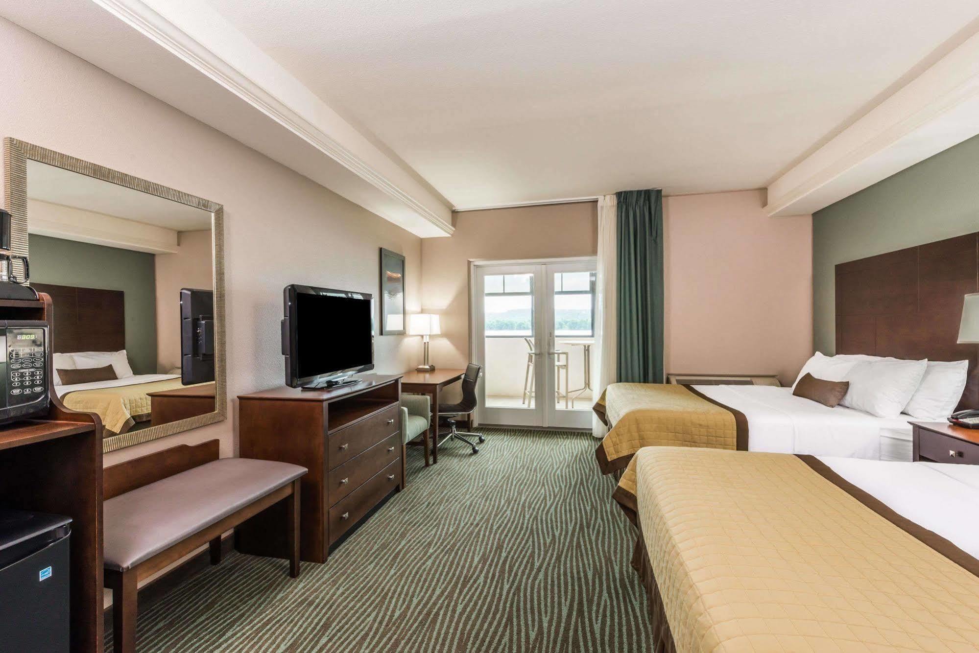 Hotel Baymont By Wyndham Bellevue Esterno foto
