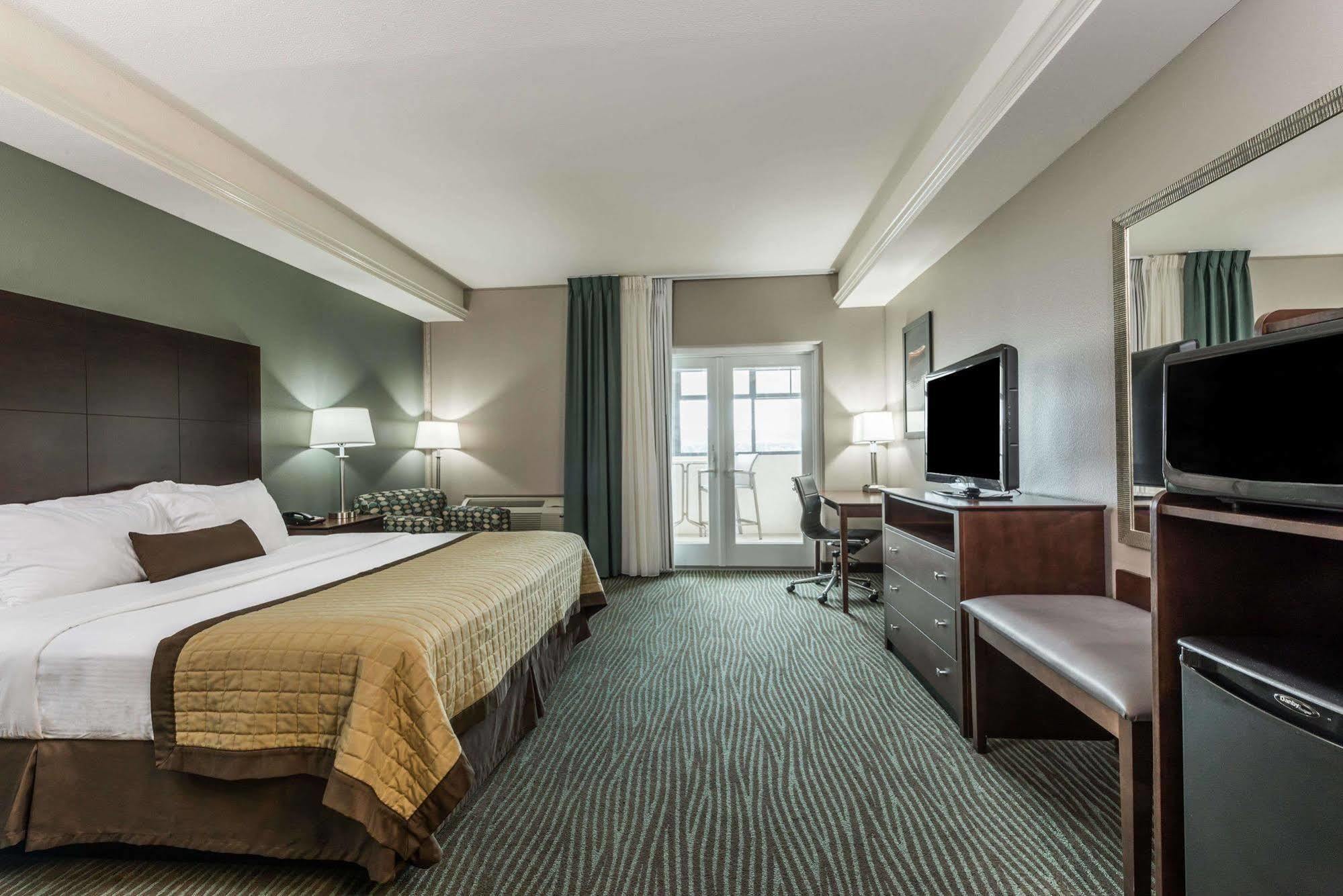Hotel Baymont By Wyndham Bellevue Esterno foto