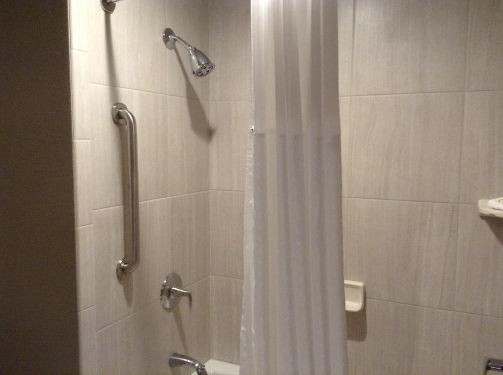 Hotel Baymont By Wyndham Bellevue Esterno foto